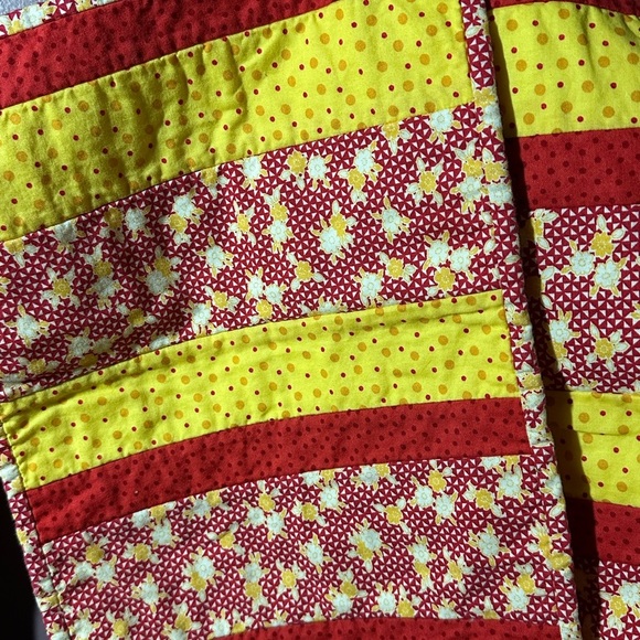 Red and Yellow Floral Handmade Quilted Placemats - Picture 3 of 4